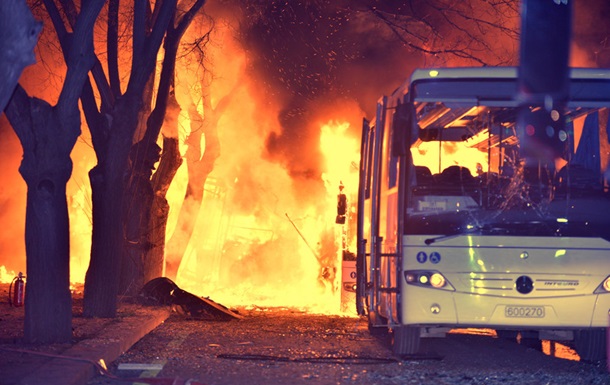Итоги 17 февраля: Взрыв в Анкаре, иск к Украине