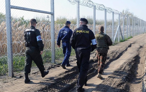 Угорщина готова звести паркан на кордоні з Румунією