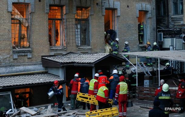 Обвал будинку в Києві: виявлено тіло будівельника