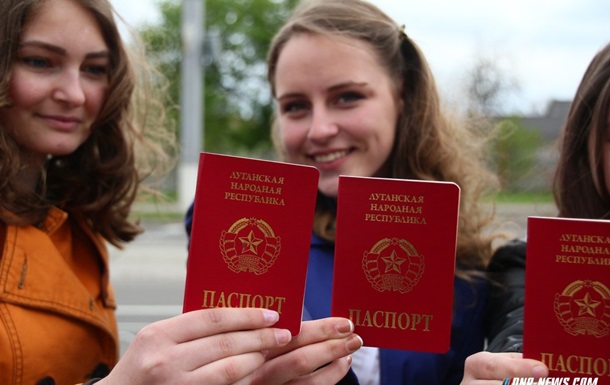 В ЛНР выдали 10 тысяч местных паспортов