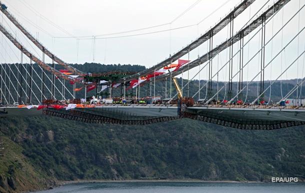 В Стамбуле построили третий мост через Босфор
