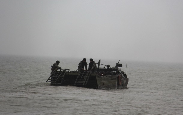 Военные провели учения в Азовском море