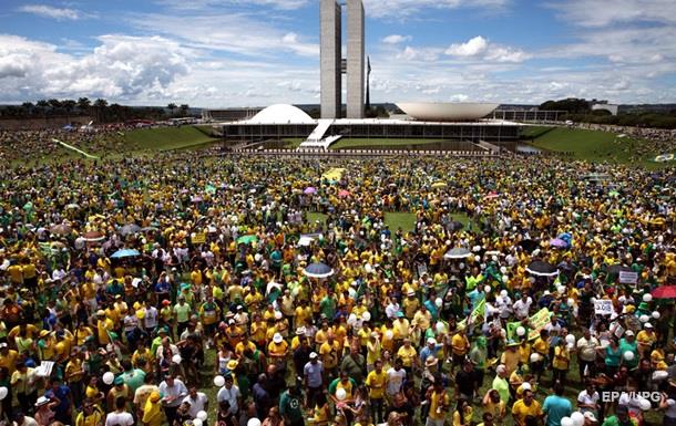 Миллионы бразильцев требуют отставки президента