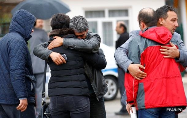 Премьер Турции возложил вину за взрыв в Анкаре на курдов