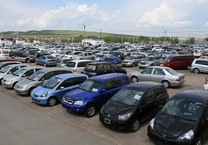МВФ требует от Украины повышения налогов на импортные машины