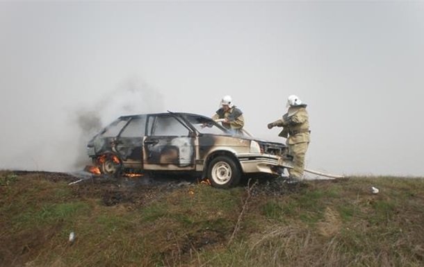 На Херсонщине на ходу загорелось авто, есть жертвы