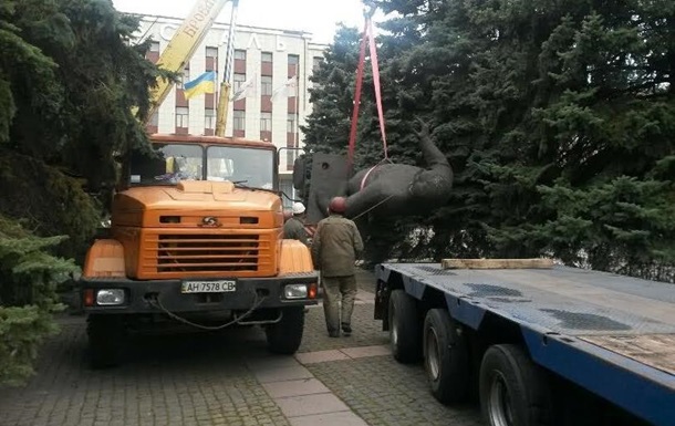 В Мариуполе снесли памятник Орджоникидзе