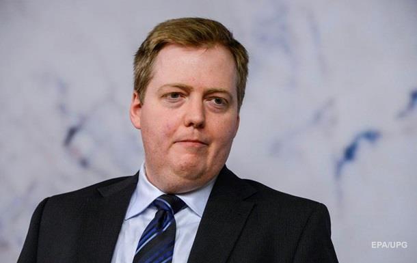 Премьер Исландии ушел после вопроса об офшорах