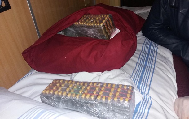 Немцы пытались вывезти из Украины тысячи таблеток для потенции