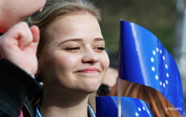 Нидерланды полгода будут изучать данные референдума по Украине