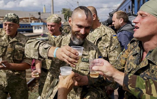 Маргинализированная  армия – тяжелое ярмо на шее Украины