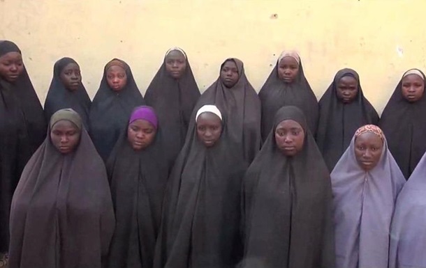 Боко Харам показали школьниц, похищенных в 2014 
