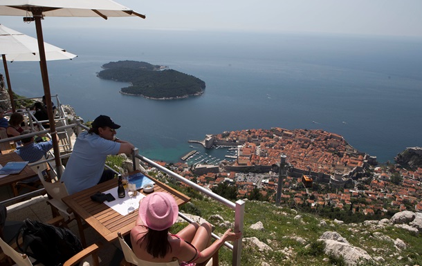 Танки и пляжи. Как Хорватия восстанавливалась после войны