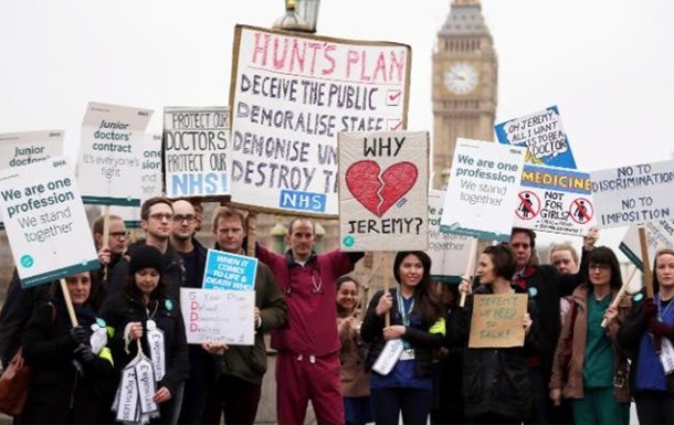 В Британии из-за забастовки врачей отменены более 100 тысяч операций