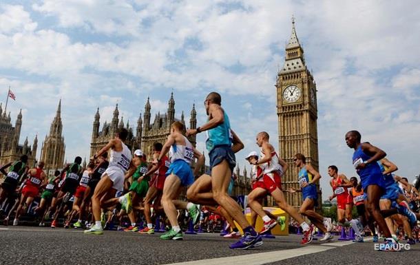 В Лондоне воду для марафонцев разграбили мигранты