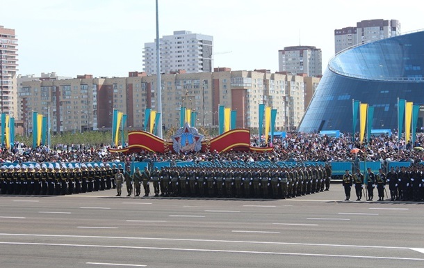 Казахстан отказался от военного парада ко Дню Победы