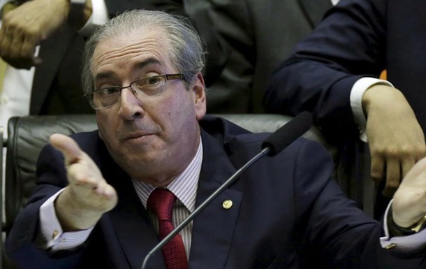 Пристрасті у Бразилії: головного опонента Руссефф відсторонили від посади