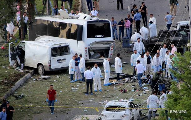 В результате теракта в Турции погибли не менее трех человек