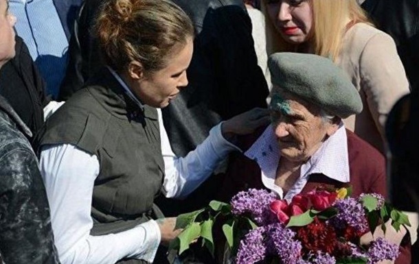 Российские СМИ заживо  похоронили  облитую зеленкой старушку-ветерана