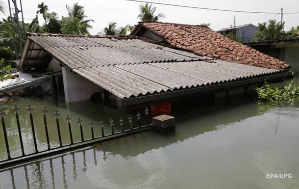 Жертв повеней в Шрі-Ланці вже більше ста