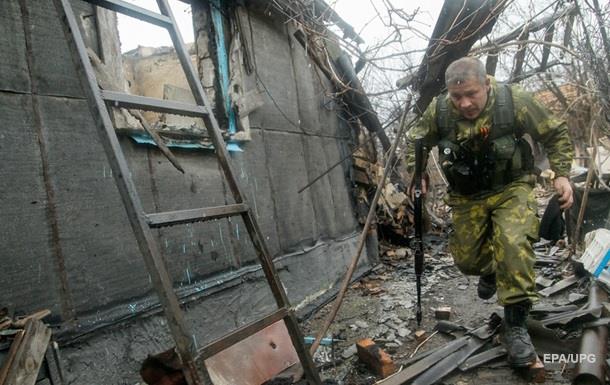 На Донбасі бої на всій лінії фронту