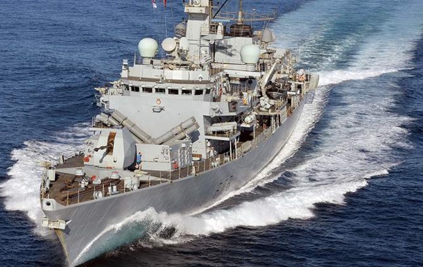 Британія заявила про перехоплення російського підводного човна