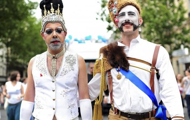 Гей-парад в Киеве как репетиция побега Порошенко?