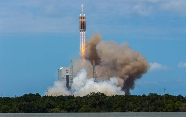 США запустили ракету со спутником-разведчиком