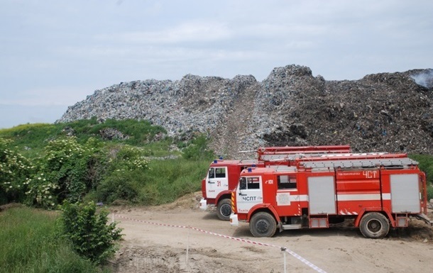 Во Львовской области горит еще одна свалка