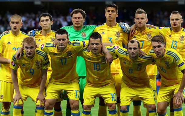 Bild: после поражения от Германии игроки сборной Украины курили сигареты и распивали вино