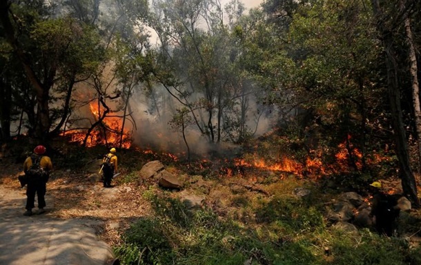 Масштабні пожежі в Каліфорнії: евакуйовані сотні компаній