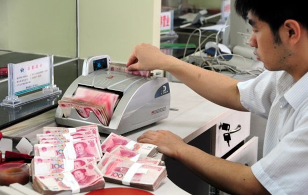 В Китае сотрудников банка били линейкой за плохие результаты