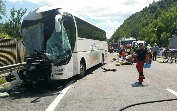 ДТП в Австрии с туристическим автобусом: 46 пострадавших