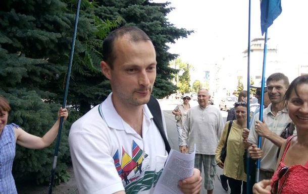 В Киеве отпустили скандального активиста, бывшего в розыске