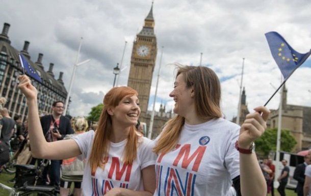 Более трех млн британцев хотят новый референдум