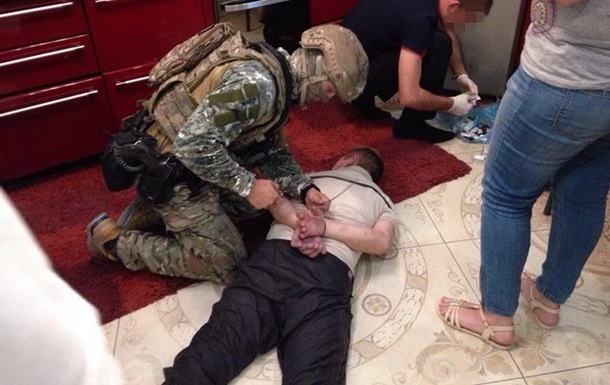 На Миколаївщині банду наркоторговців прикривали копи