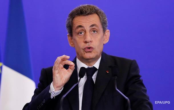 Саркози покидает пост главы  Республиканцев 