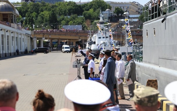 ВМС України отримали нові артилерійські катери