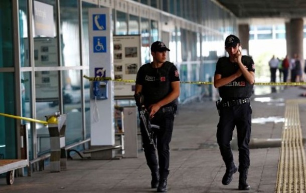 У Туреччині затримані ще троє підозрюваних у теракті в Стамбулі