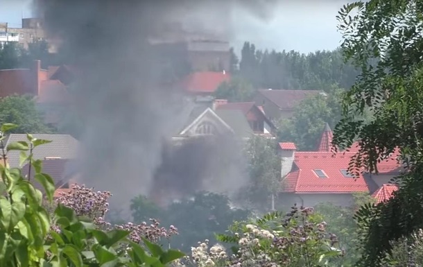 В центре Донецка горел элитный особняк