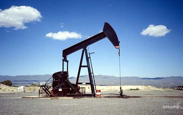 Нафта дешевшає через зростання її запасів у США