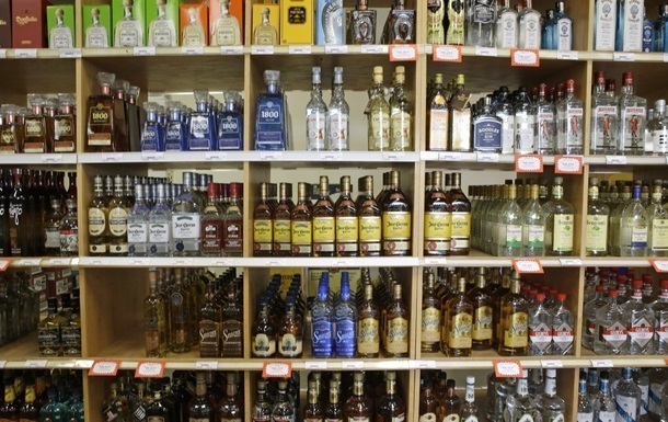 МОЗ Росії не збирається дозволяти торгівлю алкоголем через інтернет