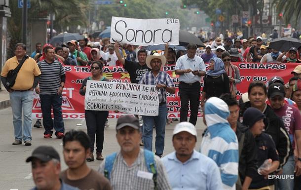 В Мексике протесты учителей не отменят реформу образования