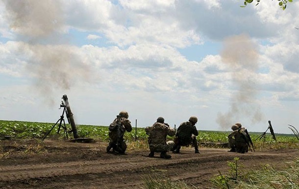 Обстрелы на Луганщине: ранены четыре силовика