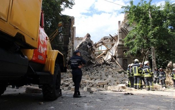 Обрушение дома в Одессе: людей под завалами нет