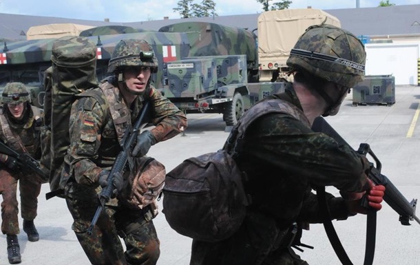 Беженцам предлагают вступать в ряды немецкой армии