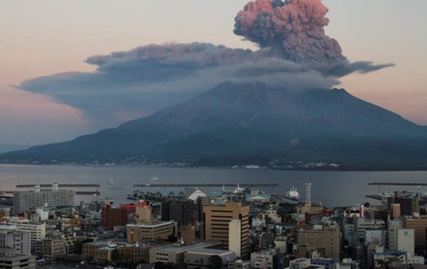 В Японії почалося виверження вулкана Сакурадзіма