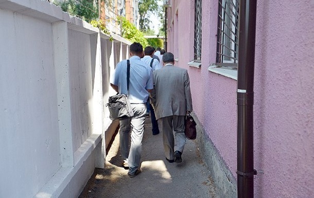 Уволенный за пьяное ДТП экс-директор хочет вернуться в Укрзализныцю