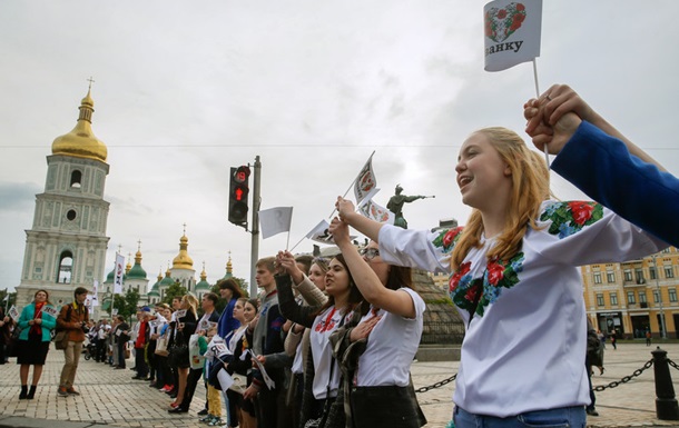 Українців за півроку стало менше на сто тисяч