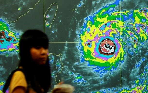 На півночі Японії через тайфун евакуювали людей